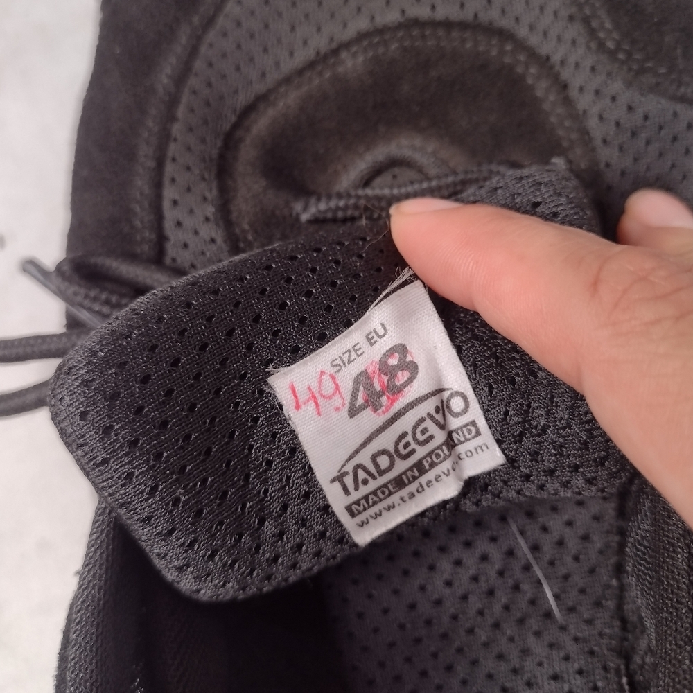 Shoes - Picture 3 of 4